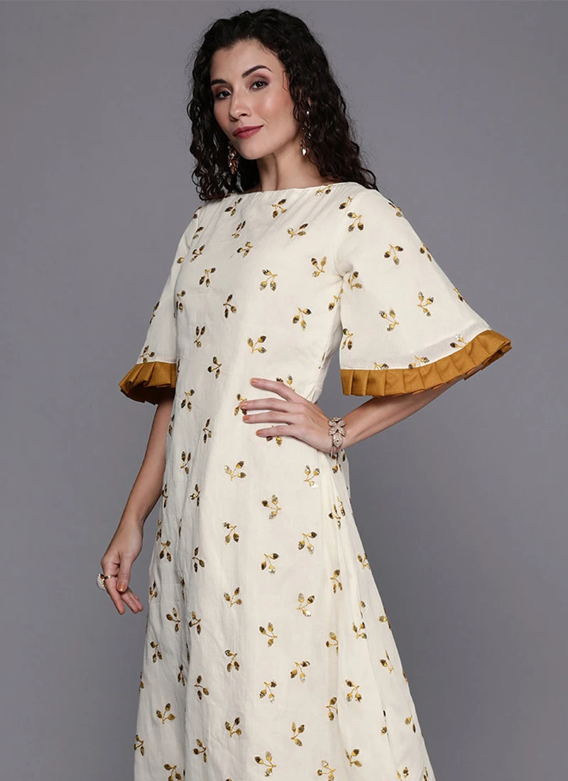 Multicolor Printed Cape Sleeves Salwar Set After Six Wear 5 Multicolor Printed Cape Sleeves Salwar Set After Six Wear - Image 5