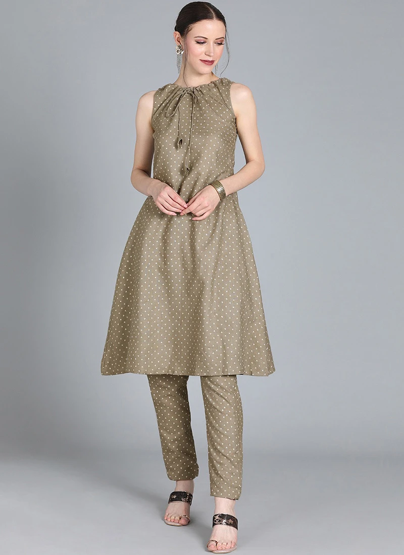 Foil Printed Rayon Kurta Narrow Straight Pant Set After Six Wear 3 Foil Printed Rayon Kurta Narrow Straight Pant Set After Six Wear - Image 3