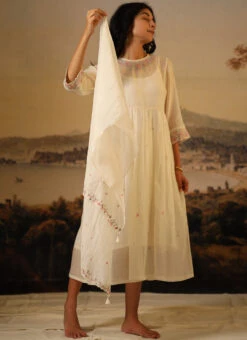 Ivory White Chanderi Silk Embroidered Dupatta Party Wear -Indo Clothing Shop ivory white chanderi silk embroidered dupatta dpbadcssfw03 u