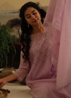 Lavender Chanderi Silk Embroidered Dupatta Party Wear -Indo Clothing Shop lavender chanderi silk embroidered dupatta dpbadcsdul01 b